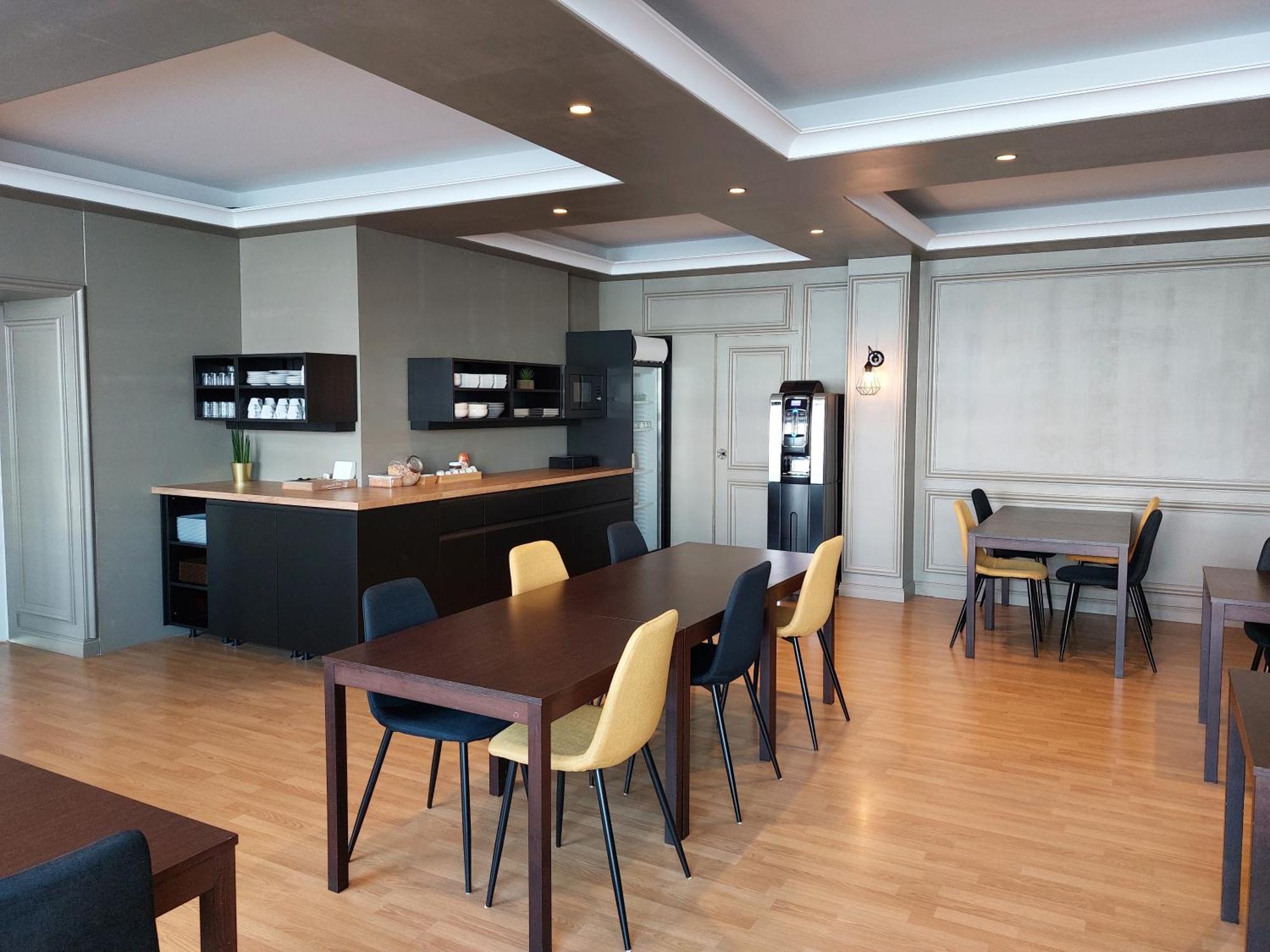 Cit'Hotel L'Europe - Cholet Gare Екстериор снимка