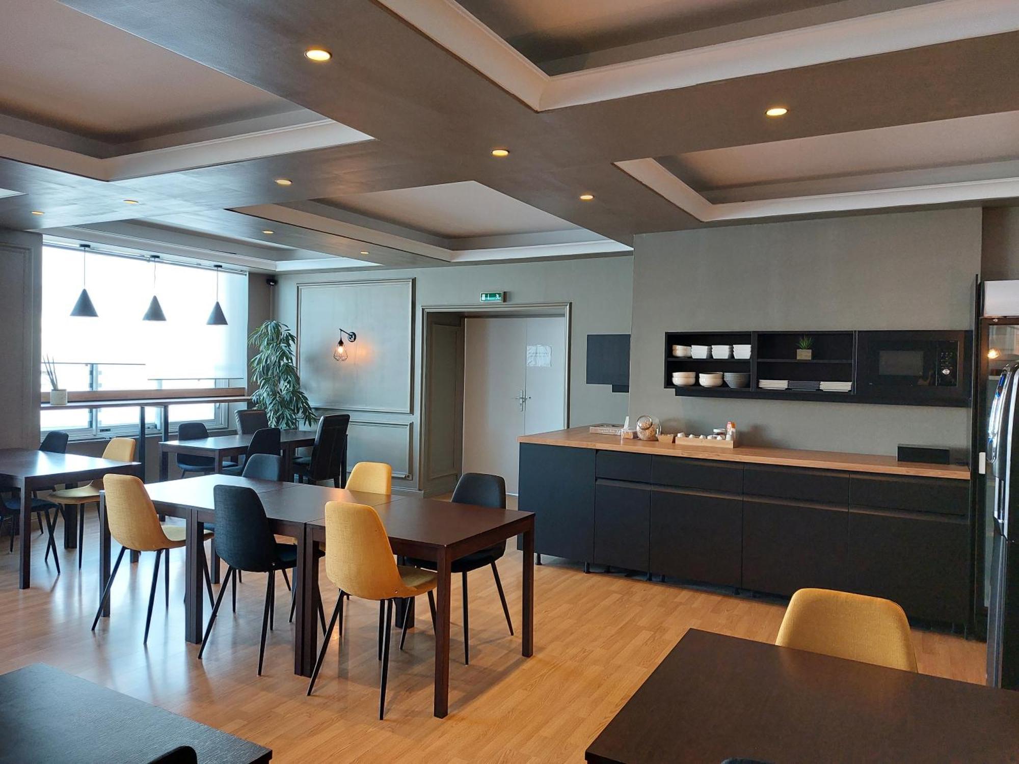 Cit'Hotel L'Europe - Cholet Gare Екстериор снимка