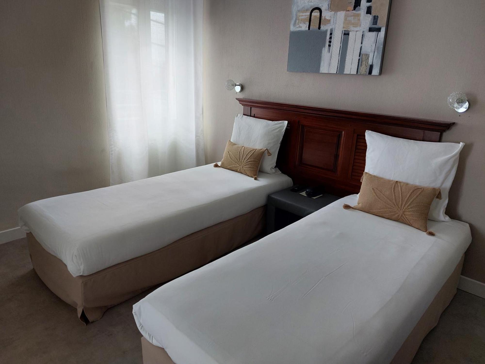 Cit'Hotel L'Europe - Cholet Gare Екстериор снимка