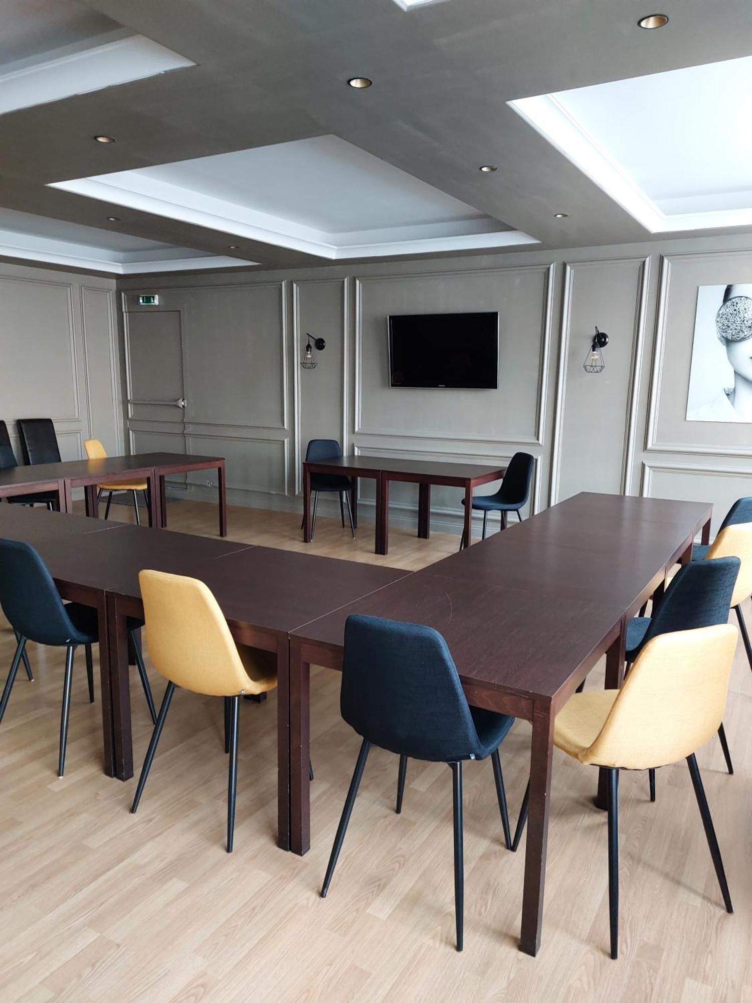Cit'Hotel L'Europe - Cholet Gare Екстериор снимка