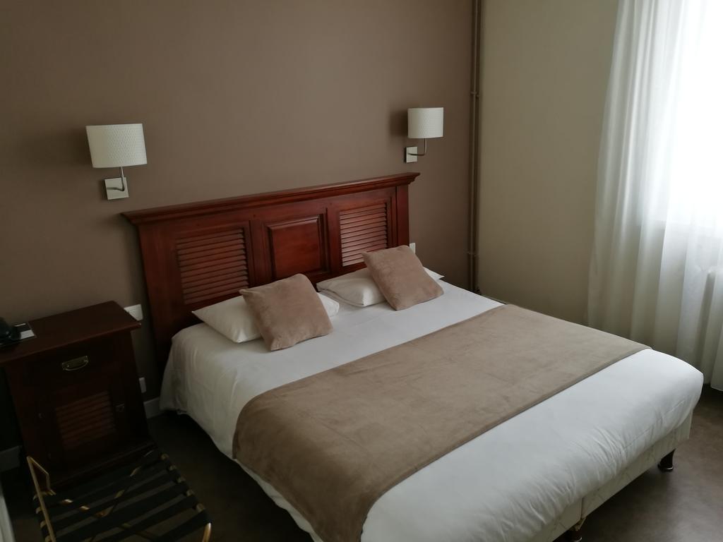 Cit'Hotel L'Europe - Cholet Gare Екстериор снимка